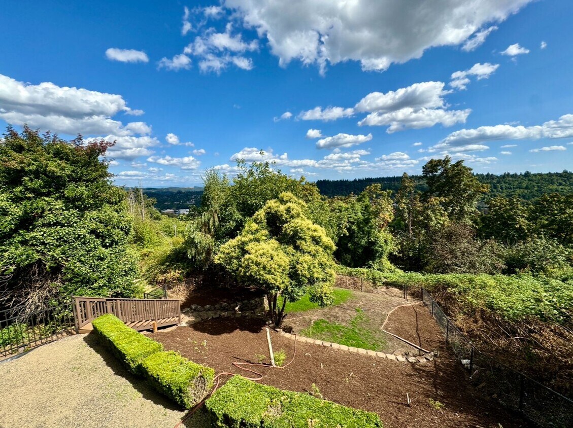 Primary Photo - DONT MISS OUT! WATCH MY 3D TOUR~ Spacious ...