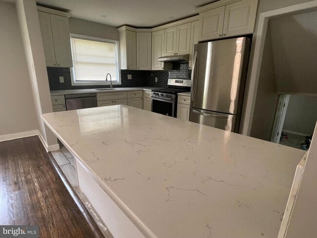 Photo - 209 Maine Avenue Unit House