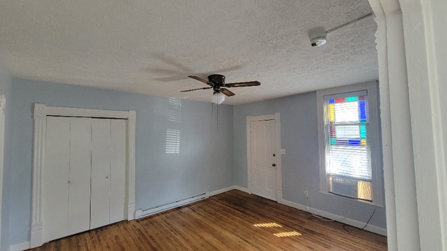 Building Photo - 609 E Watauga Ave