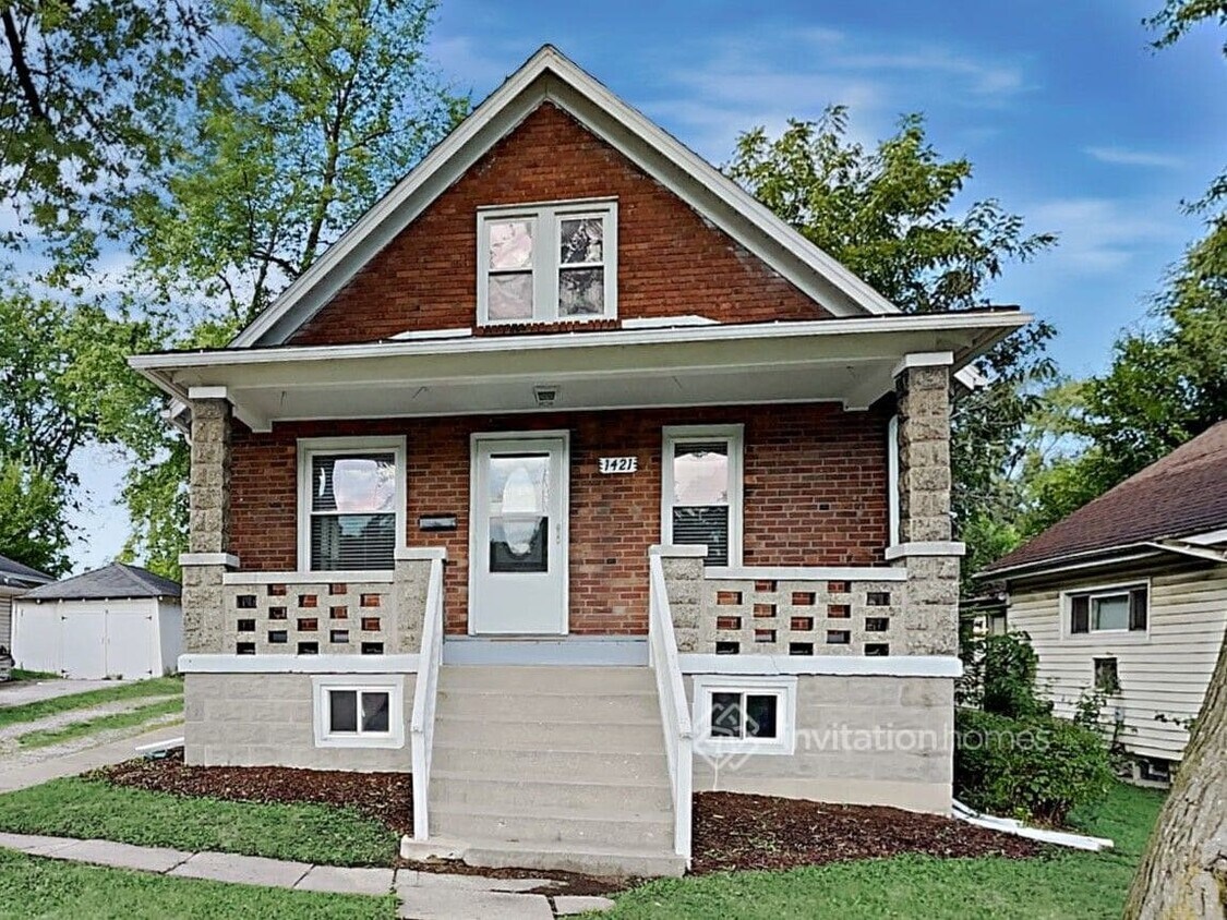 Primary Photo - 1421 N Center St