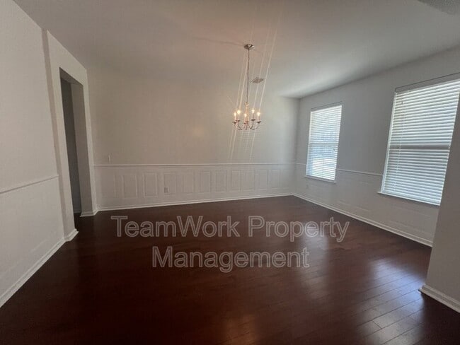 Foto del edificio - 162 Basket Grass Ln