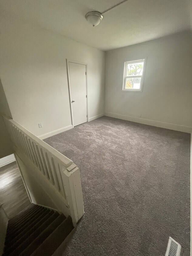 Foto del edificio - 428 E 2nd St