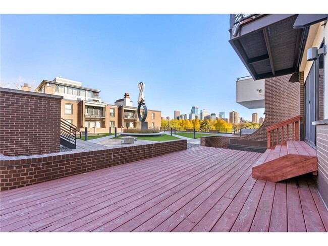 Building Photo - 48 Groveland Terrace