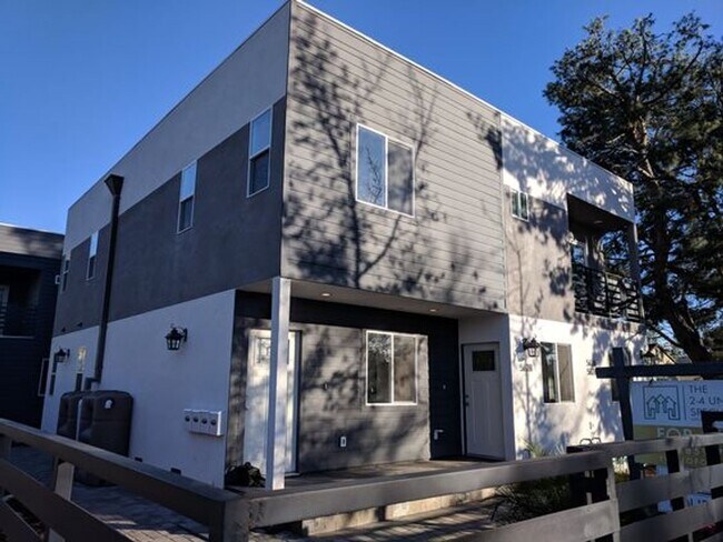 Building Photo - 5628 Willowcrest - Saheb Singh
