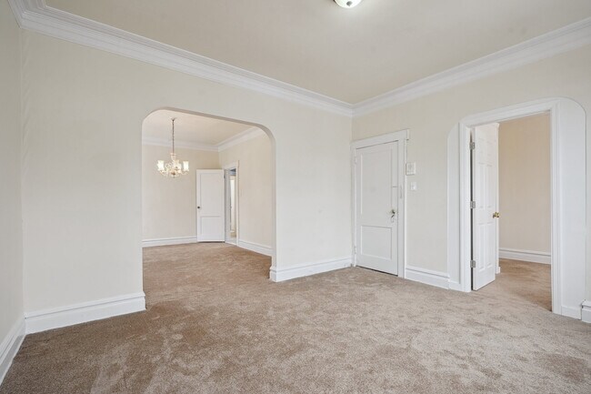 Building Photo - 599 S 18th St