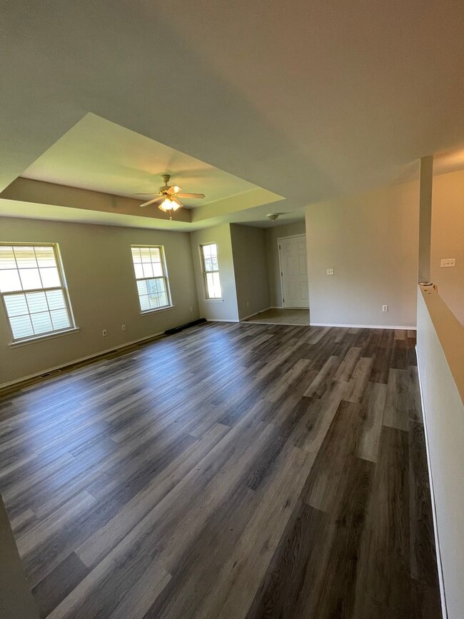 Foto del edificio - JUST Remodeled Ozark Duplex with walk-Out ...