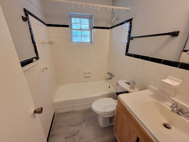 Foto del edificio - 2 Bedroom 1 Bathroom Home