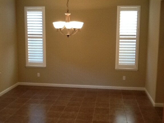 Foto del edificio - 384 Carriage Ln