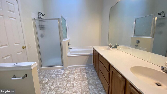 Building Photo - 7905 Rebel Walk Dr