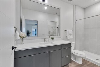Building Photo - Leawood Village Apartments