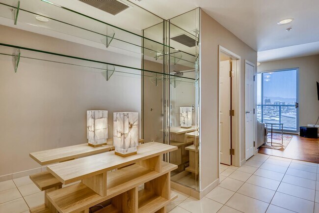 Building Photo - Furnished High rise Just Off the Las Vegas...
