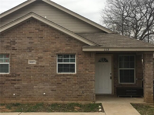 Building Photo - 3007 Refugio Ave