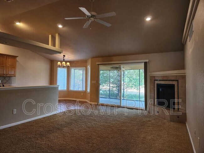 Foto del edificio - 157 Beacon Way