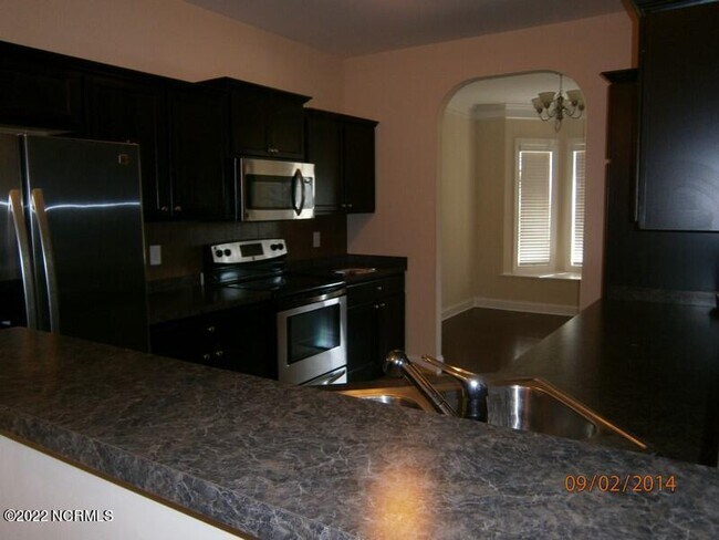 Building Photo - 509 Louvre Ln