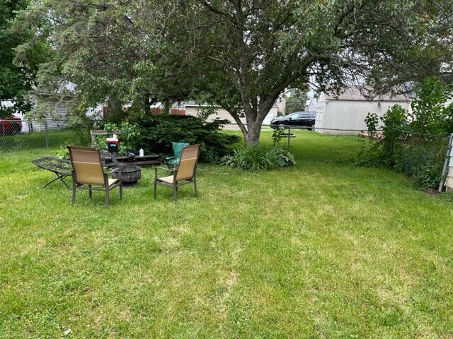 Yard - 173 7th St