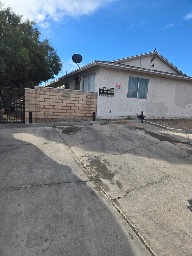 Foto del edificio - 1824 E Bonanza Rd