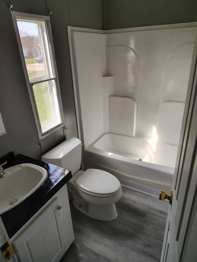 Building Photo - 507 Ridgecrest Dr