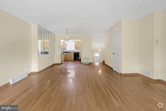 Building Photo - 6736 Emlen St