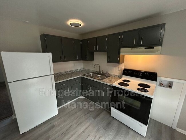Building Photo - 4926 Leeper St