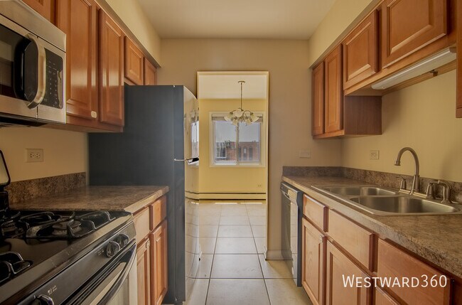 Foto del edificio - 5720 W 128th St