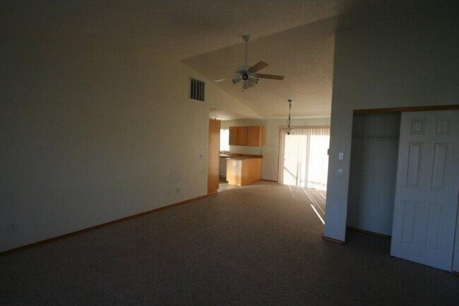 Foto del edificio - Adorable two bedroom home located in Post ...