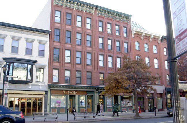 Fotografía del edificio - 131 Washington St