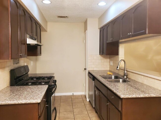 Building Photo - 13634 Carsa Ln