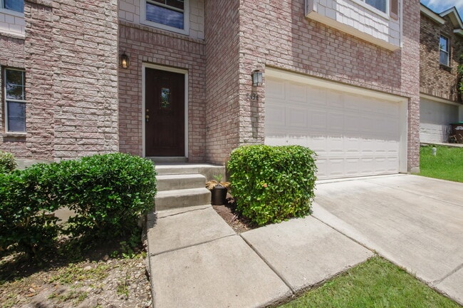 Building Photo - ***APPLICATION CURRENTLY UNDER REVIEW***MO...
