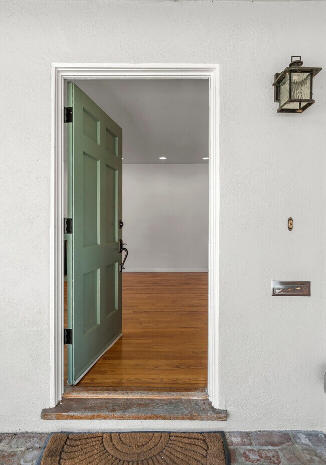 Building Photo - 437 N Swarthmore Ave