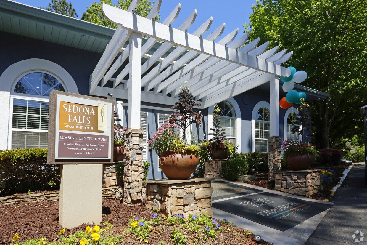 Sedona Falls Apartments Marietta