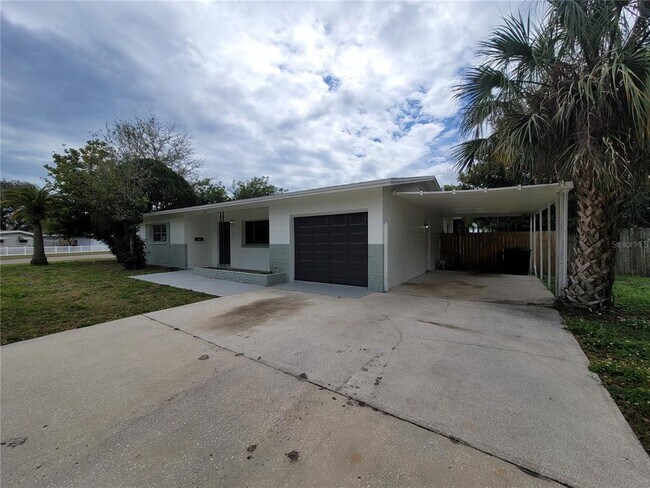 Foto del edificio - 390 Davison Ave NE