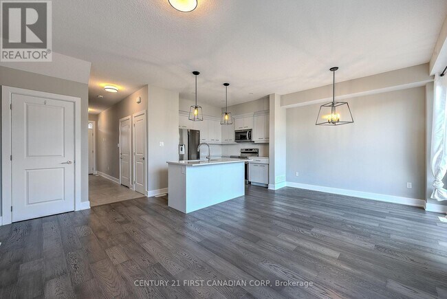Building Photo - 601 Lions Park Dr