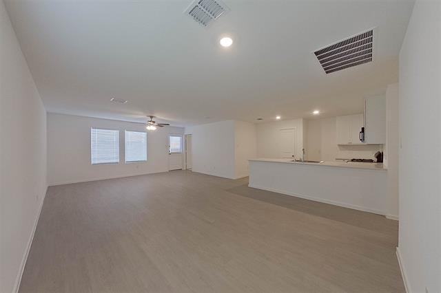 Foto del edificio - 834 Ginkgo Wy