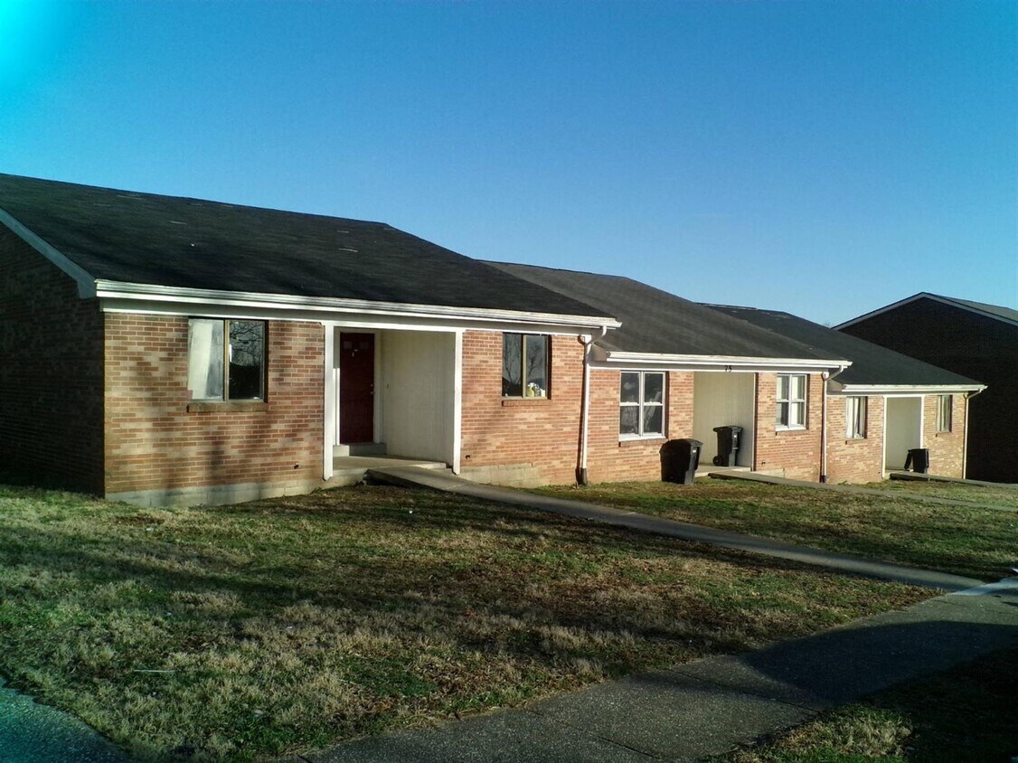 Primary Photo - 75 Ashwood Ct