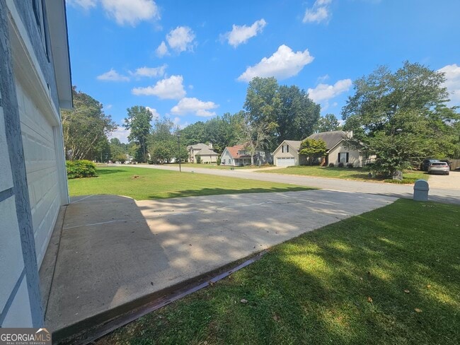 Building Photo - 30 Glenridge Dr
