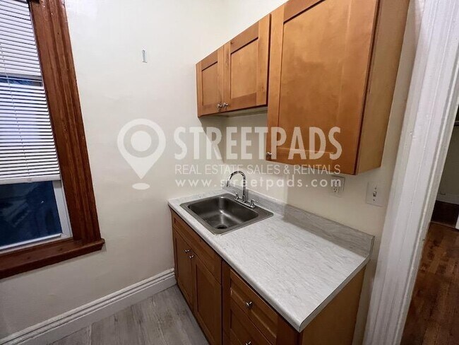 Foto del edificio - 1 bedroom in Boston MA 02215