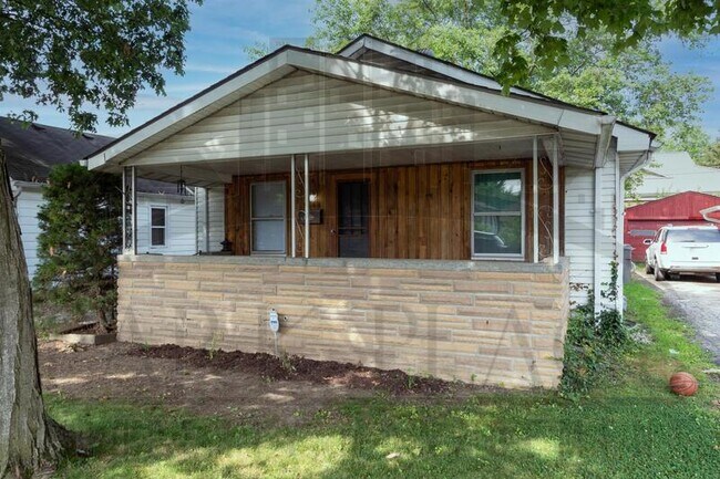 Building Photo - 1644 N Centennial St