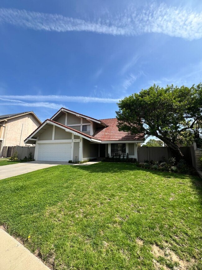 Building Photo - Camarillo - Four bedroom, 2.5 bathroom, plus loft