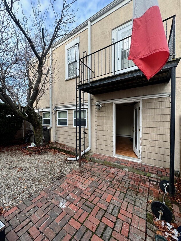 Foto principal - 205B Highland Ave