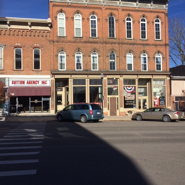 Foto principal - 140 E Main St