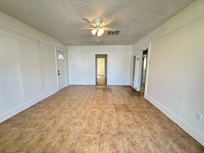Foto del edificio - Lovely Home For Rent