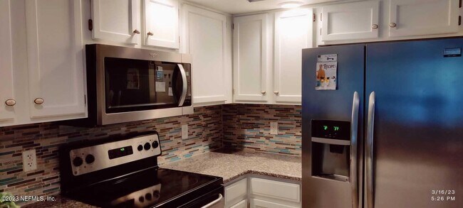 Foto del edificio - 3541 Chestnut Hill Ct