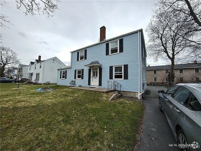 Building Photo - 102 Ellen Dr