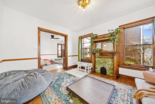 Foto del edificio - 322 W Barnard St