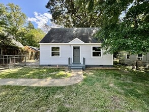 Building Photo - 1020 Nancy Ln SE