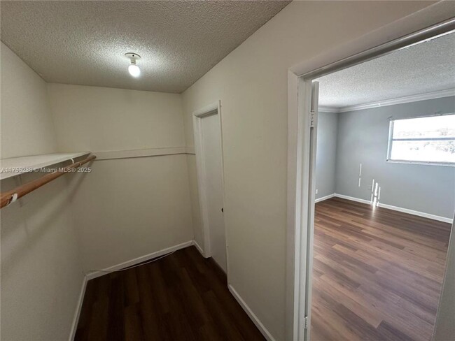 Foto del edificio - 2 bedroom in Hollywood FL 33020