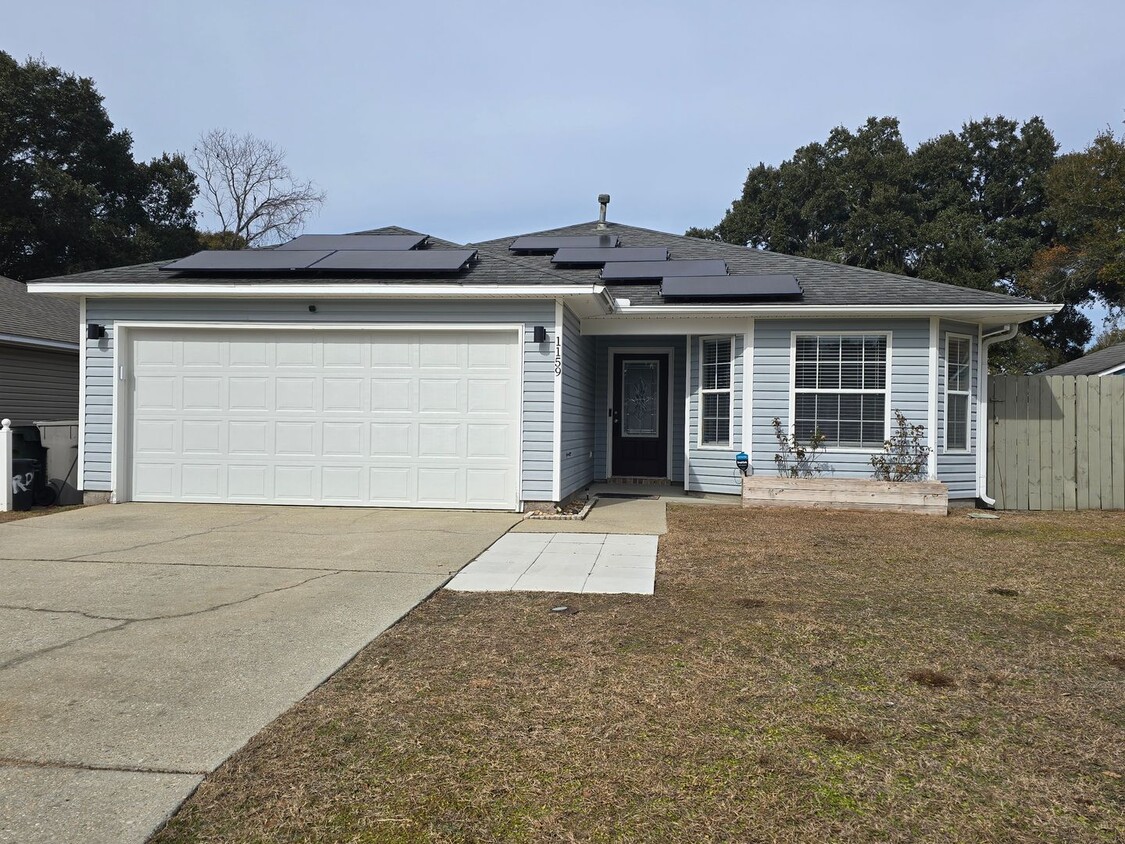 Primary Photo - Pensacola 3 bed/ 2 bath