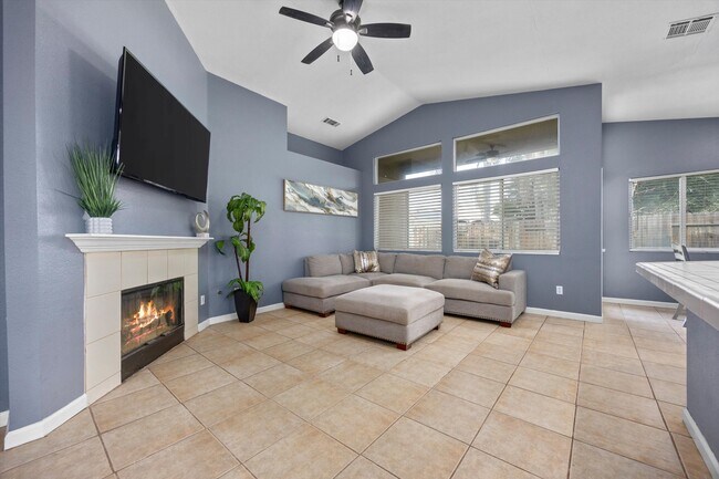 Foto del edificio - 9506 Ravenrock Dr