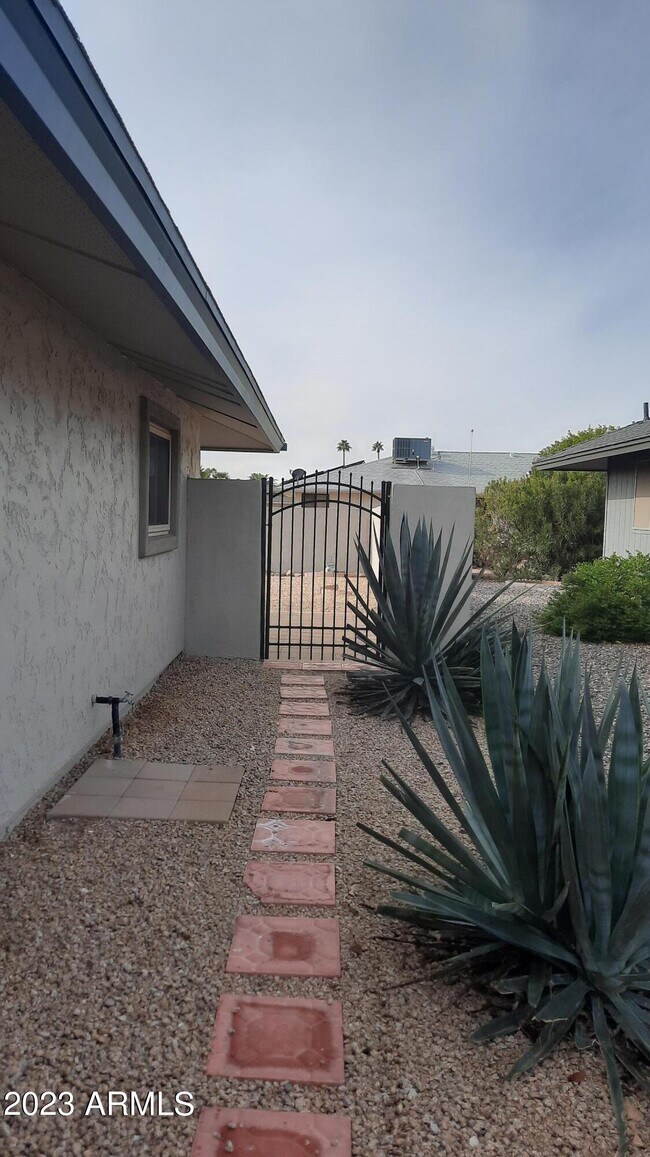 Foto del edificio - 12739 W Crystal Lake Dr