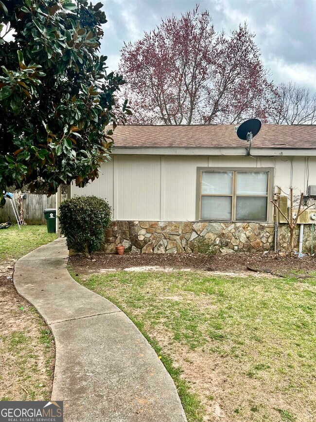Foto del edificio - 129 Brookhaven Cir